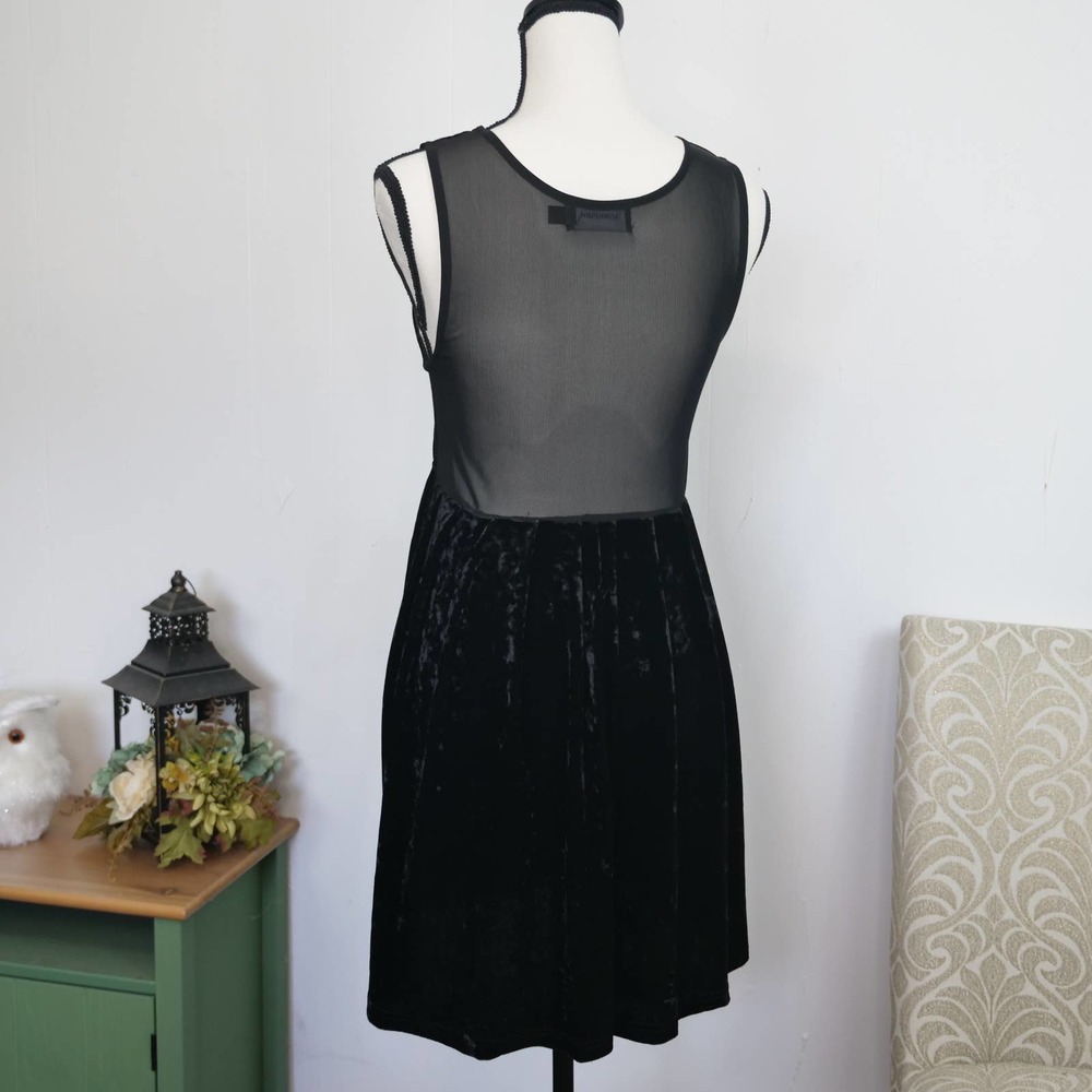 MINKPINK Sheer Mesh Back Crushed Velvet Mini Dress Sz XS Black Fit & Flare - Picture 5 of 9